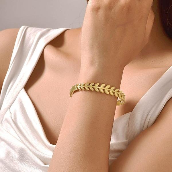 《 QBOX 》FASHION 飾品【GB-705G】 精緻個性金色橄欖葉設計鈦鋼手鐲/手環-細節圖6