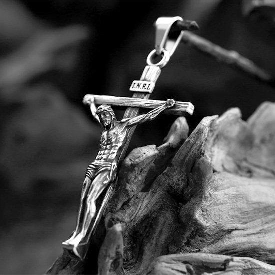 《 QBOX 》FASHION 飾品【CBP8-994】精緻個性復古「聖釘誓約」耶穌受難十字架鈦鋼墬子項鍊/掛飾-細節圖4