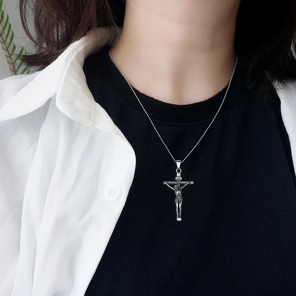 《 QBOX 》FASHION 飾品【CBP8-994】精緻個性復古「聖釘誓約」耶穌受難十字架鈦鋼墬子項鍊/掛飾-細節圖9
