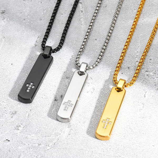 《 QBOX 》FASHION 飾品【CPN-2108】精緻個性「十字微光」鑲鑽信仰條狀鈦鋼墬子項鍊/掛飾(三色)-細節圖4