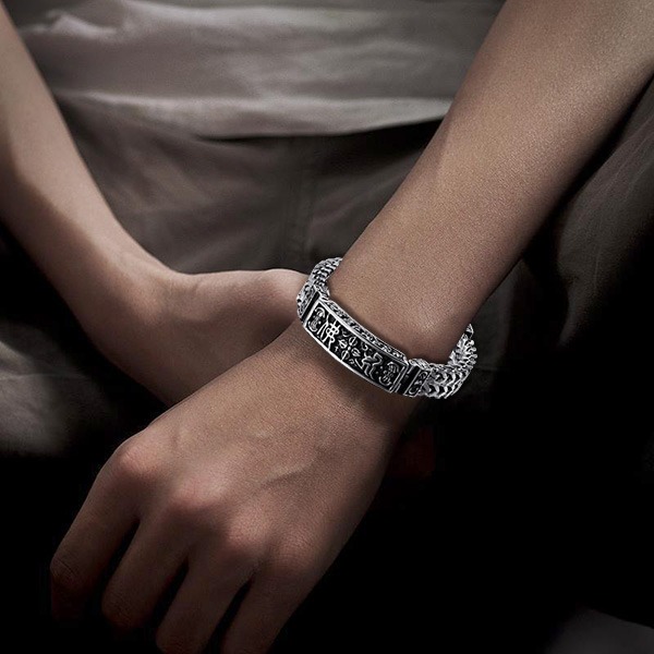 《QBOX 》FASHION 飾品【BK113830】 個性「梵音護佑」佛紋與機械風鈦鋼手鍊/手環(二款)-細節圖9