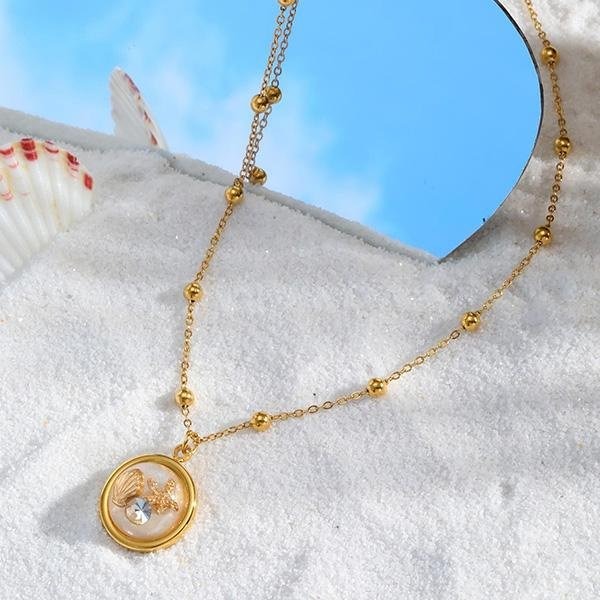 《 QBOX 》FASHION 飾品【GNC-2196】 精緻個性夏日海洋風貝殼海星金色圓牌鈦鋼墬子項鍊/蛇骨鍊-細節圖5