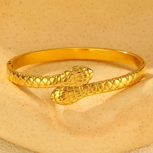 《 QBOX 》FASHION 飾品【GB-697】 精緻個性金色蛇鱗浮雕鈦鋼手鐲/手環-細節圖4