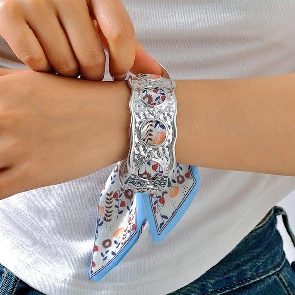 《 QBOX 》FASHION 飾品【GB-630】 精緻個性絲巾金色寬版不規則鏤空鈦鋼手鐲/手環(二色)-細節圖8