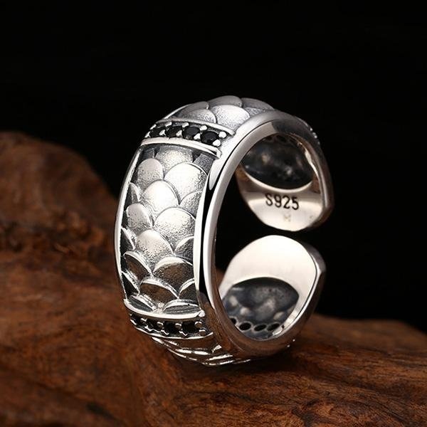 《 QBOX 》FASHION 飾品【TSR5526111】精緻個性復古龍鱗黑鑽S925純銀戒指/開口戒指-細節圖5