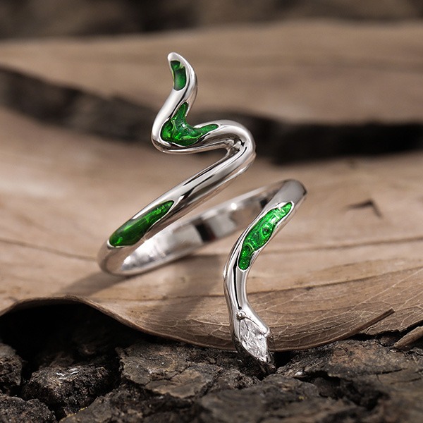 《 QBOX 》FASHION 飾品【RJT1000】精緻個性「靈蛇契約」綠釉鑲鑽S925純銀戒指/開口戒指-細節圖4