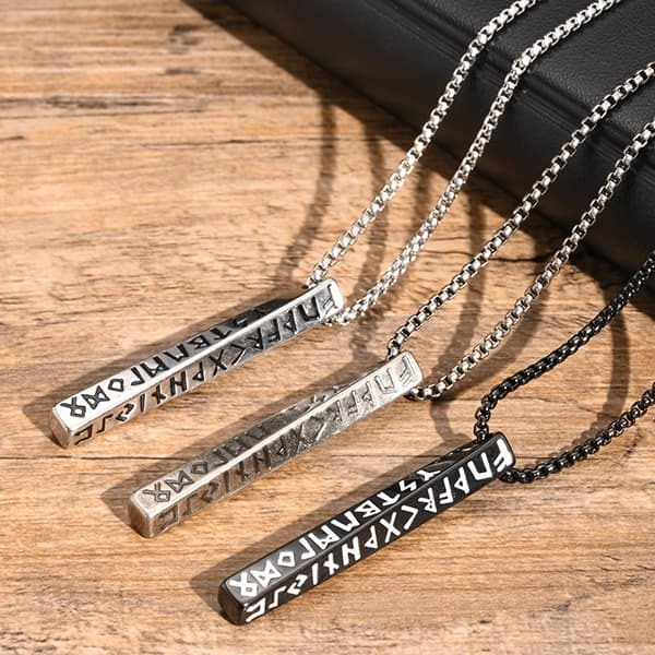 《 QBOX 》FASHION 飾品【CNC-1383】精緻個性「符文密語」北歐古文字長方幾何彎曲面鈦鋼墬子項鍊/掛飾-細節圖3
