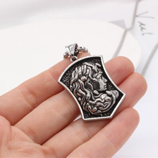 《QBOX 》FASHION 飾品【CP1197-7】精緻個性古希臘神話美杜莎頭像方牌鑄造鈦鋼墬子項鍊/掛飾-細節圖3