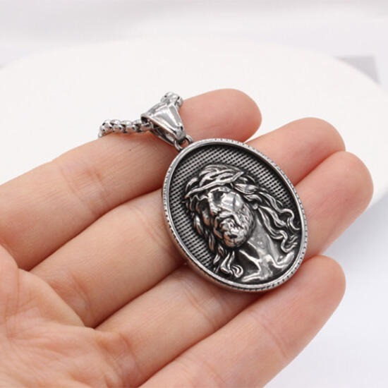 《QBOX 》FASHION 飾品【CP1197-8】精緻個性立體浮雕耶穌橢圓牌鑄造鈦鋼墬子項鍊/掛飾-細節圖5