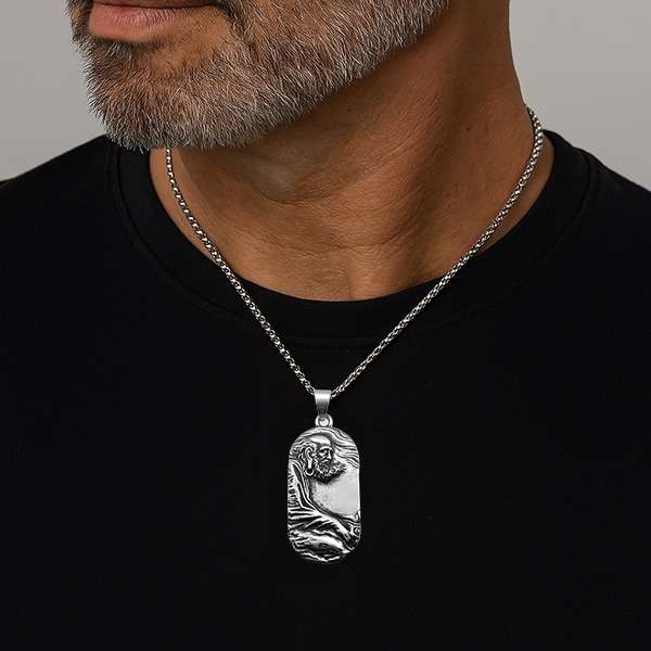 《QBOX 》FASHION 飾品【CBP8-1061】精緻個性「禪悟長者」浮雕圓方牌鑄造鈦鋼墬子項鍊/吊飾-細節圖6