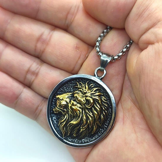 《QBOX 》FASHION 飾品【CBP8-828】精緻個性浮雕立體獅子圓牌鑄造鈦鋼墬子項鍊/吊飾-細節圖6