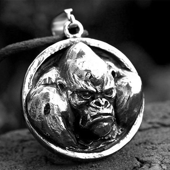 《QBOX 》FASHION 飾品【C-BP8-1165】精緻個性立體金剛大猩猩圓牌鑄造鈦鋼墬子項鍊/掛飾-細節圖3
