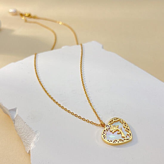 《QBOX 》FASHION 飾品【C23N2265】精緻個性愛心玫瑰花貝殼珍珠拋光鈦鋼墬子項鍊/掛飾(二色)-細節圖5