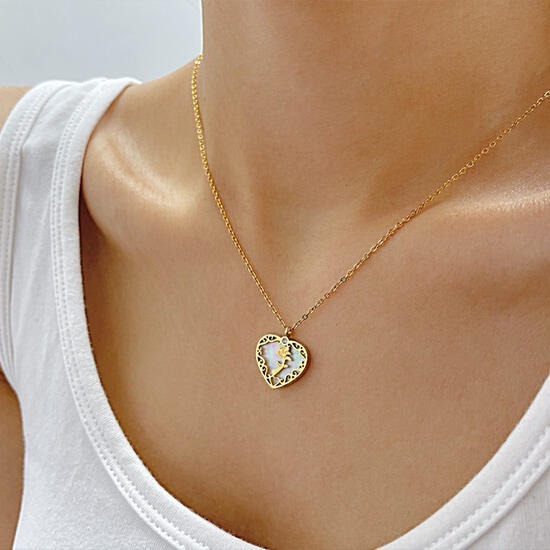 《QBOX 》FASHION 飾品【C23N2265】精緻個性愛心玫瑰花貝殼珍珠拋光鈦鋼墬子項鍊/掛飾(二色)-細節圖6