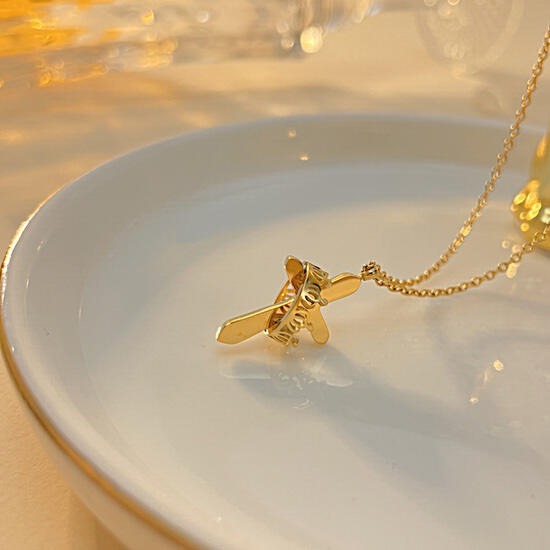 《QBOX 》FASHION 飾品【C23N2244】精緻個性百搭CNC鑲嵌鋯石皇冠十字架鈦鋼墬子項鍊-細節圖5