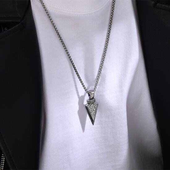 《QBOX 》FASHION 飾品【CPN-1859】精緻個性復古維京斑紋箭頭鑄造鈦鋼墬子項鍊/掛飾-細節圖7