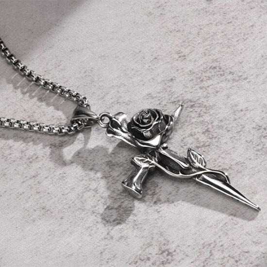 《QBOX 》FASHION 飾品【CPN-1870】精緻個性玫瑰花十字架鑄造鈦鋼墬子項鍊/掛飾-細節圖3