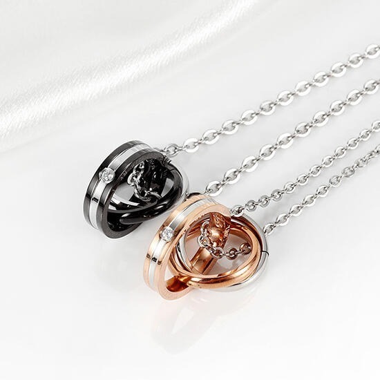 《 QBOX 》FASHION 飾品【C23N863】精緻個性三環鑲鑽情侶鈦鋼墬子項鍊(男/女單款)-細節圖4