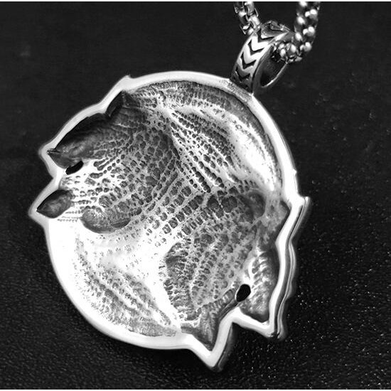 《QBOX 》FASHION 飾品【CBP8-1298】精緻個性復古維京雙狼頭圓牌鑄造鈦鋼墬子項鍊/吊飾-細節圖6