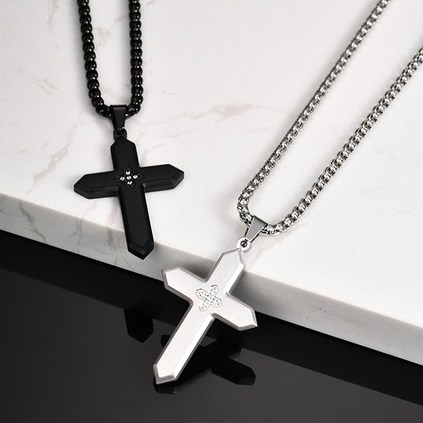 《 QBOX 》FASHION 飾品【CPN-2198】精緻個性「雙色信仰」鑲鑽十字架鈦鋼墬子項鍊/掛飾-細節圖3