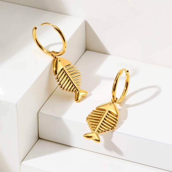 《 QBOX 》FASHION 飾品【GEH-786】精緻個性「金魚骨趣」輕奢魚骨鈦鋼耳環/耳飾-細節圖5