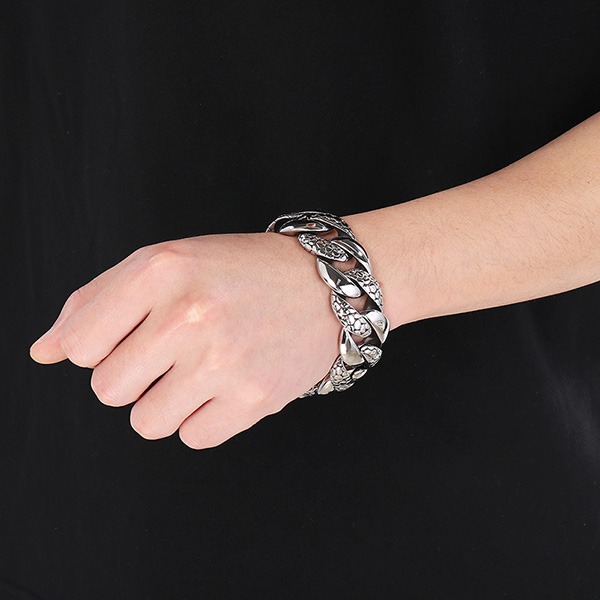 《QBOX 》FASHION 飾品【BK187843】 個性龐克風粗曠寬版古巴鱗紋環扣鈦鋼手鍊/手環-細節圖9