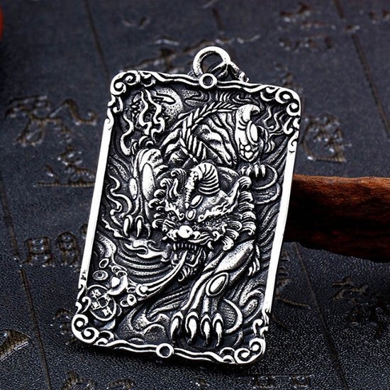 《QBOX 》FASHION 飾品【CBP8-015】精緻宗教「瑞獸闕」避邪麒麟護身符鑄造鈦鋼墬子/項鍊/吊飾-細節圖5