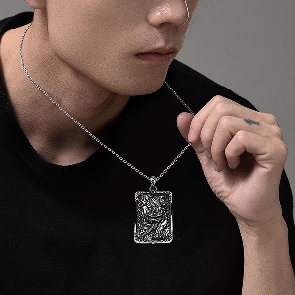 《QBOX 》FASHION 飾品【CBP8-015】精緻宗教「瑞獸闕」避邪麒麟護身符鑄造鈦鋼墬子/項鍊/吊飾-細節圖6