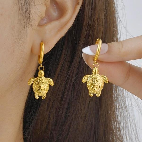 《 QBOX 》FASHION 飾品【GED-851】精緻個性夏季海洋風金色烏龜鈦鋼耳環/耳飾-細節圖8