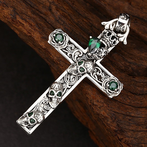 《 QBOX 》FASHION 飾品【TSC5815207】精緻個性藤紋玫瑰鑲綠寶石骷顱十字架S925純銀墬子項鍊/掛飾-細節圖5