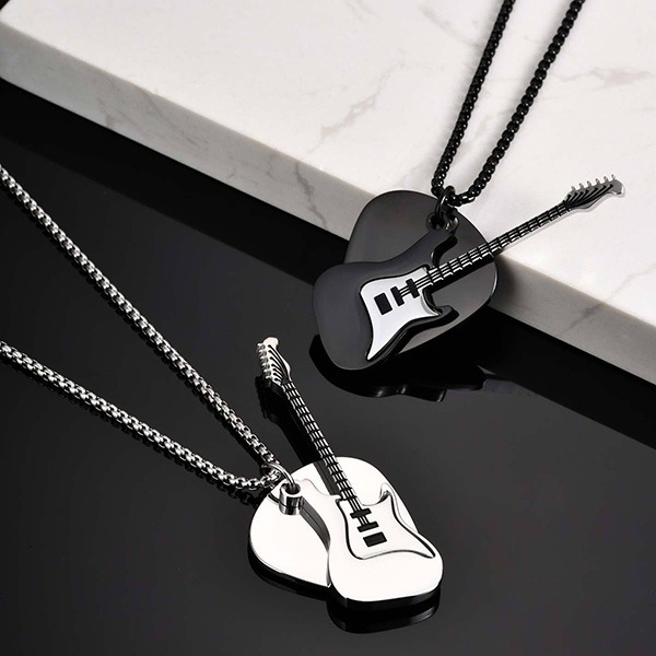 《QBOX 》FASHION 飾品【CNC-2320】精緻個性「樂弦共鳴」雙色吉他撥片鈦鋼墬子項鍊/掛飾-細節圖4