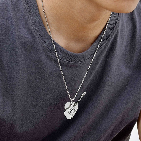《QBOX 》FASHION 飾品【CNC-2320】精緻個性「樂弦共鳴」雙色吉他撥片鈦鋼墬子項鍊/掛飾-細節圖7