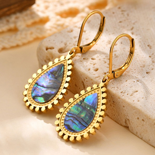 《 QBOX 》FASHION 飾品【GED-896】精緻個性「謐海幻彩」彩色海貝水滴鈦鋼耳環/耳飾-細節圖3