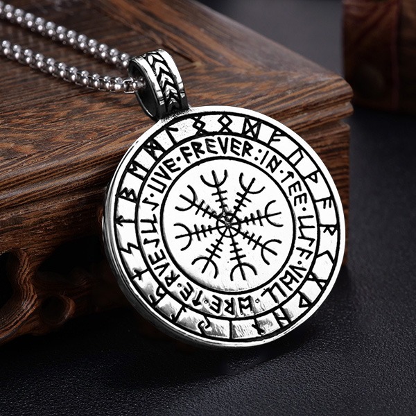 《 QBOX 》FASHION 飾品【CBP8-1368】精緻個性復古維京符文「北歐雙狼圖騰」圓盾鈦鋼墬子項鍊/掛飾-細節圖6