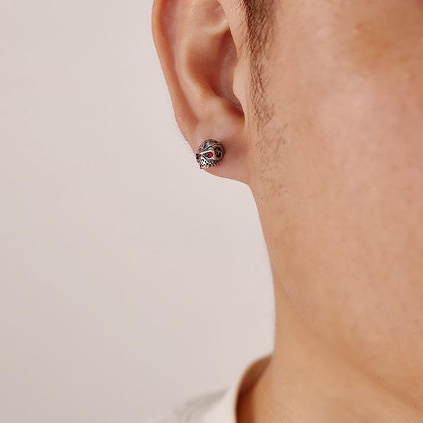 《 QBOX 》FASHION 飾品【E25N1092】精緻個性復古街頭風紅眼骷顱頭鈦鋼耳環/耳飾-細節圖11