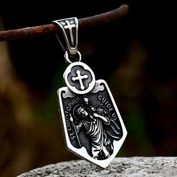 《 QBOX 》FASHION 飾品【CBP8-886】精緻個性十字架盾面平安庇護鈦鋼墬子項鍊/掛飾-細節圖3