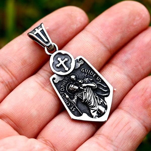 《 QBOX 》FASHION 飾品【CBP8-886】精緻個性十字架盾面平安庇護鈦鋼墬子項鍊/掛飾-細節圖7