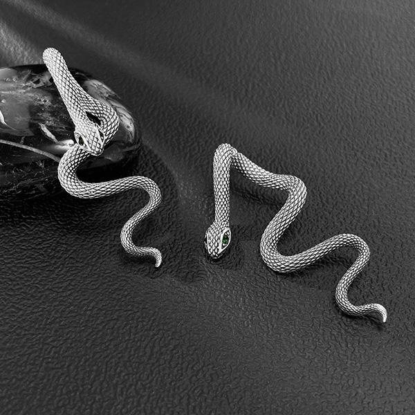 《 QBOX 》FASHION 飾品【E25N1082】精緻個性「靈蛇惑影」綠眸蛇形鈦鋼耳環/耳飾-細節圖6