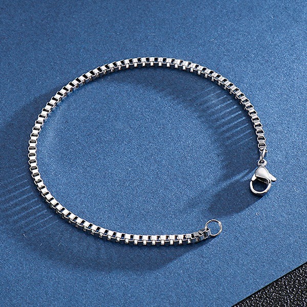 《QBOX 》FASHION 飾品【B5825158】 個性「簡約風潮」方塊盒環扣鈦鋼手鍊/手環-細節圖3