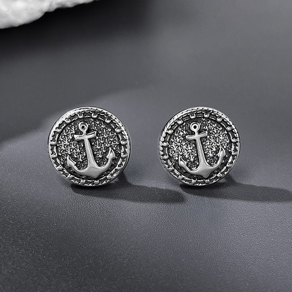 《 QBOX 》FASHION 飾品【E25N1086】精緻個性復古「航向自由」船錨圓牌鈦鋼耳環/耳飾-細節圖3