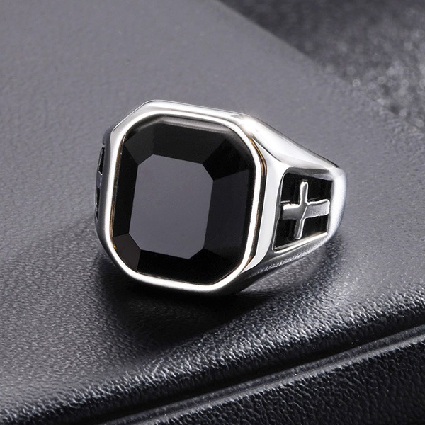 《 QBOX 》FASHION 飾品【GRC-614】精緻個性復古「黑曜聖印」十字方黑鑽鈦鋼戒指/戒環-細節圖5