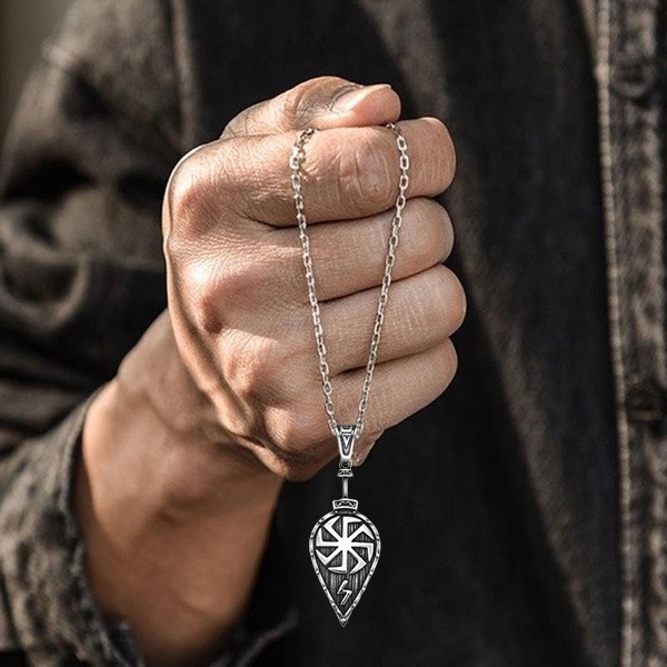 《QBOX 》FASHION 飾品【CBP8-588】精緻個性復古「戰盾信仰」維京符文盾牌鑄造鈦鋼墬子項鍊/掛飾-細節圖6
