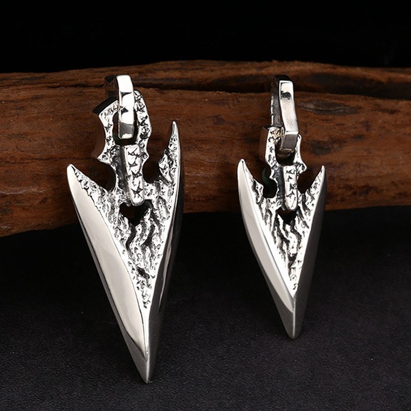 《 QBOX 》FASHION 飾品【TSC5815207】精緻個性「鋒芒破界」復古戰矛S925純銀墬子項鍊/掛飾-細節圖6