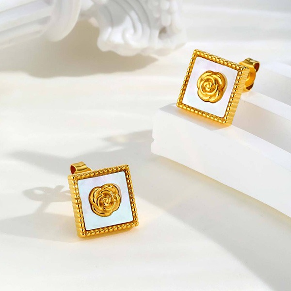 《 QBOX 》FASHION 飾品【GES-388】精緻個性「金蕊貝影」方形金色鑲玫瑰花鈦鋼耳環/耳飾-細節圖5