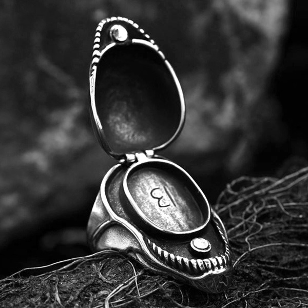 《 QBOX 》FASHION 飾品【RBR8-821】精緻個性「幽靈戰骸」暗黑機械骷髏鑄造鈦鋼戒指/戒環-細節圖7