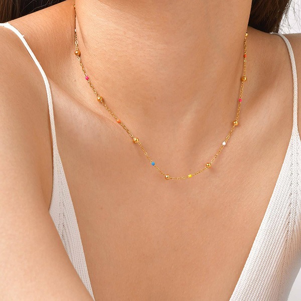 《 QBOX 》FASHION 飾品【GNC-2410G】精緻秀氣「繽紛星點」金色鋼珠彩點鈦鋼項鍊/鎖骨鍊-細節圖8