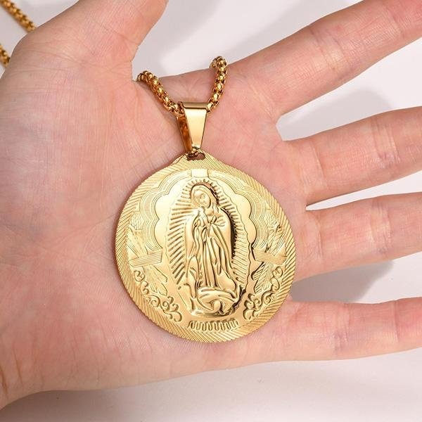 《 QBOX 》FASHION 飾品【GPN-777】精緻個性「「聖光庇佑」」多色圓形聖母鈦鋼項鍊/掛飾-細節圖5