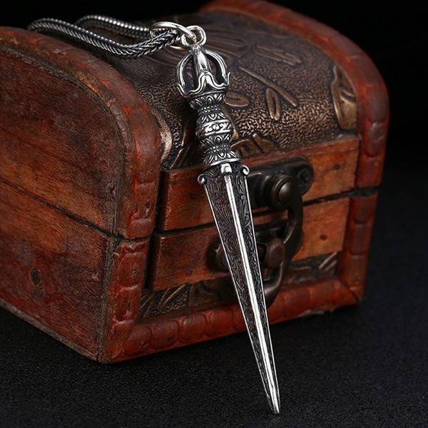 《 QBOX 》FASHION 飾品【TCS4926188】精緻個性立體避邪金剛杵寶劍S925純銀墬子/泰銀吊墜-細節圖4