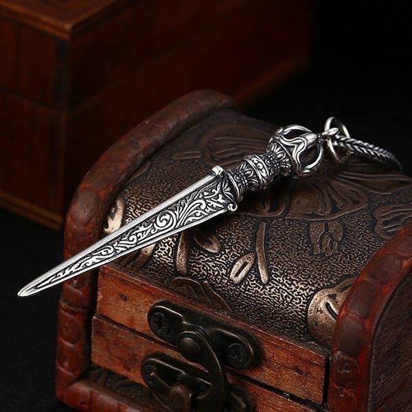 《 QBOX 》FASHION 飾品【TCS4926188】精緻個性立體避邪金剛杵寶劍S925純銀墬子/泰銀吊墜-細節圖5