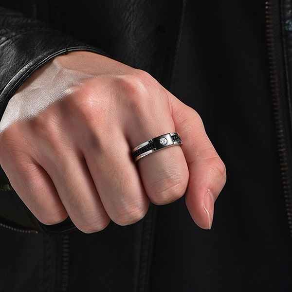 《 QBOX 》FASHION 飾品【R5916004】精緻個性「鎖鏈之絆」方形鑲鑽鈦鋼戒指/戒環-細節圖8